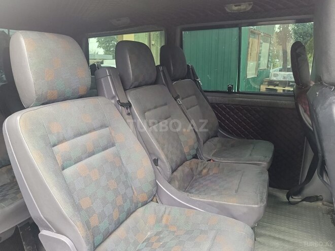 Mercedes  2002, 421,321 km - 2.1 l - Zaqatala