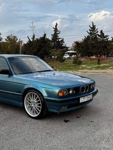 BMW 520 1994, 554,780 km - 2.0 l - Babək