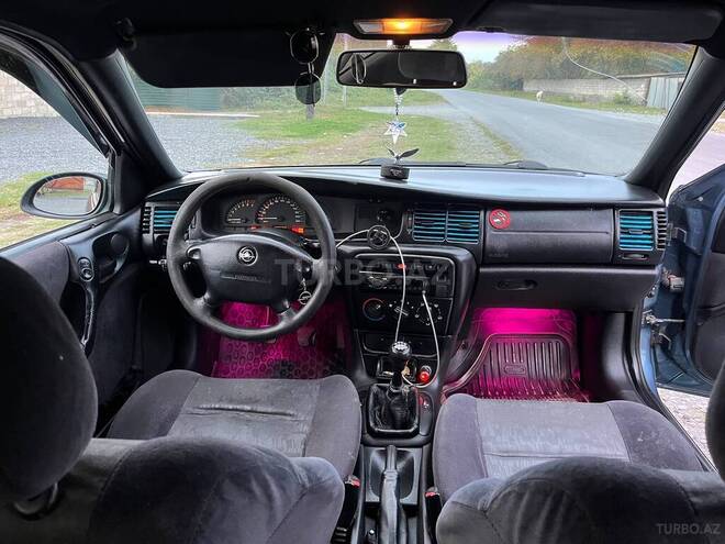 Opel Vectra 1998, 588,000 km - 1.8 l - Zaqatala