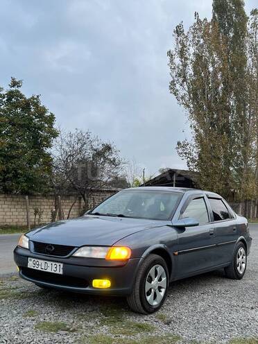 Opel Vectra 1998, 588,000 km - 1.8 l - Zaqatala