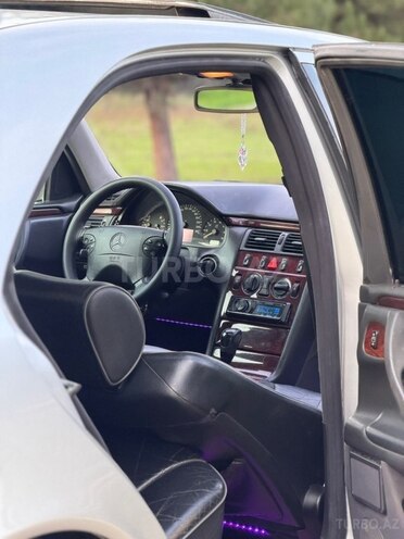 Mercedes E 200 2000, 126,000 km - 2.0 l - Masallı