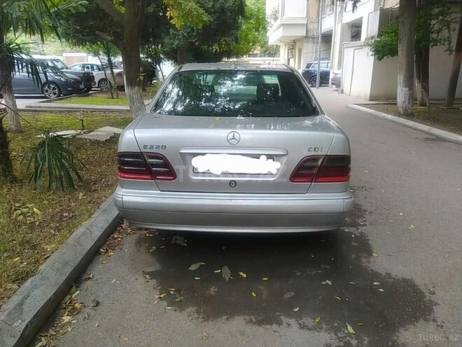 Mercedes E 220 2001, 490,000 km - 2.2 l - Bakı