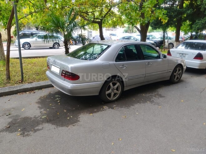 Mercedes E 220 2001, 490,000 km - 2.2 l - Bakı