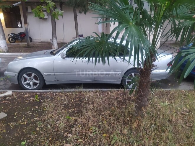 Mercedes E 220 2001, 490,000 km - 2.2 l - Bakı