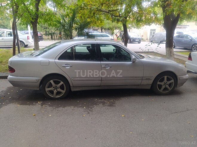 Mercedes E 220 2001, 490,000 km - 2.2 l - Bakı