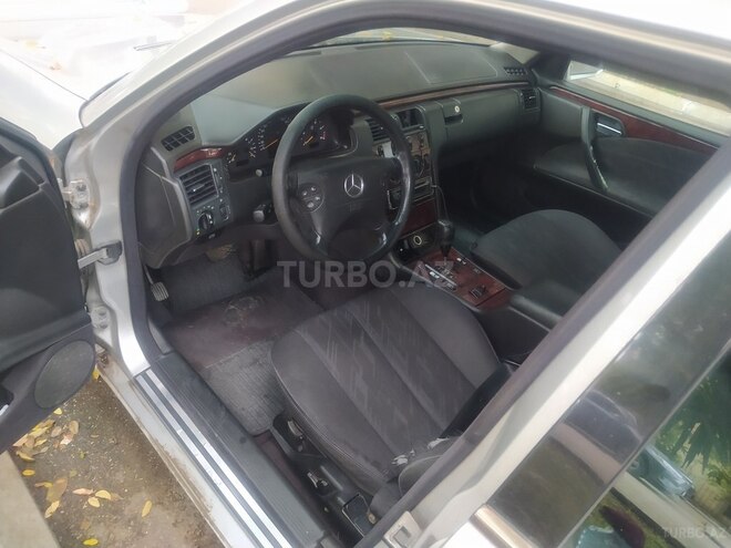 Mercedes E 220 2001, 490,000 km - 2.2 l - Bakı