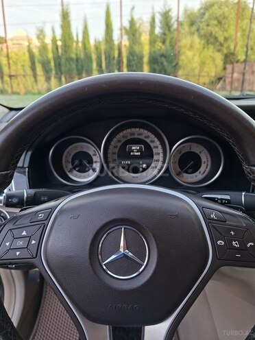 Mercedes E 220 2015, 317,000 km - 2.1 l - Gəncə