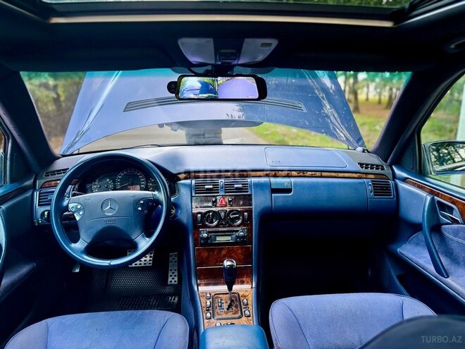 Mercedes E 240 2001, 259,000 km - 2.6 l - Masallı