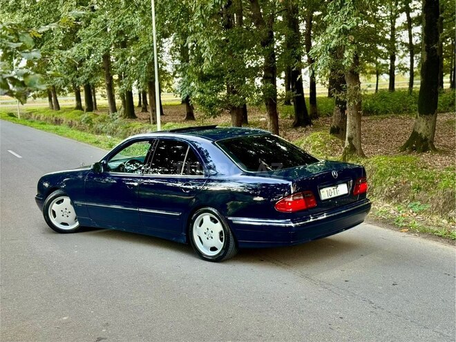 Mercedes E 240 2001, 259,000 km - 2.6 l - Masallı