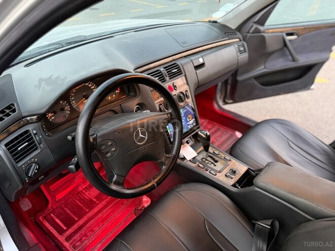 Mercedes E 220 2001, 320,000 km - 2.2 л - Bakı