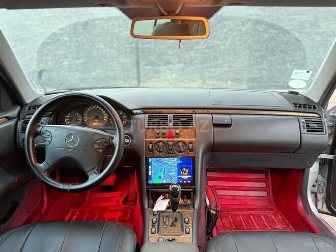 Mercedes E 220 2001, 320,000 km - 2.2 л - Bakı