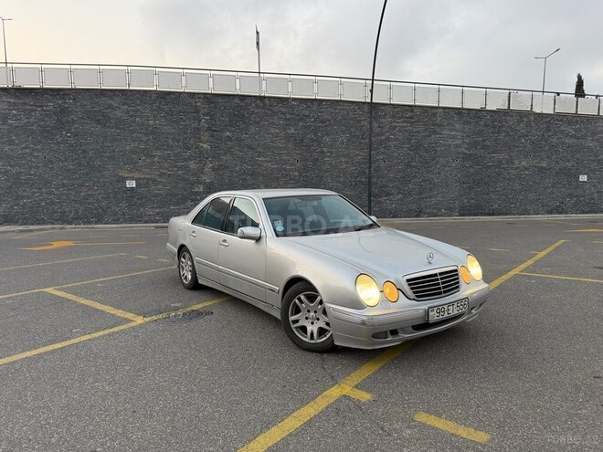 Mercedes E 220 2001, 320,000 km - 2.2 л - Bakı