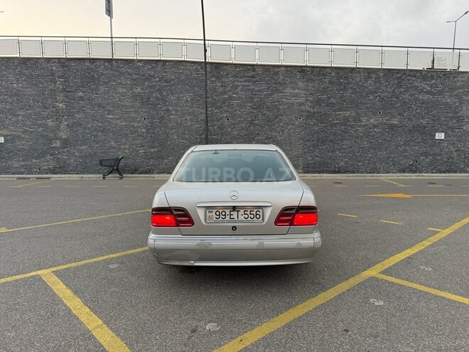 Mercedes E 220 2001, 320,000 km - 2.2 л - Bakı