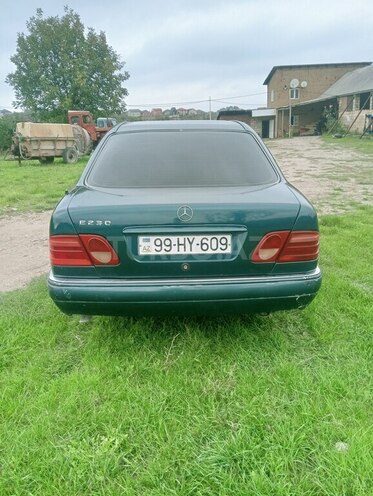 Mercedes E 230 1995, 700,000 km - 2.3 l - Qusar