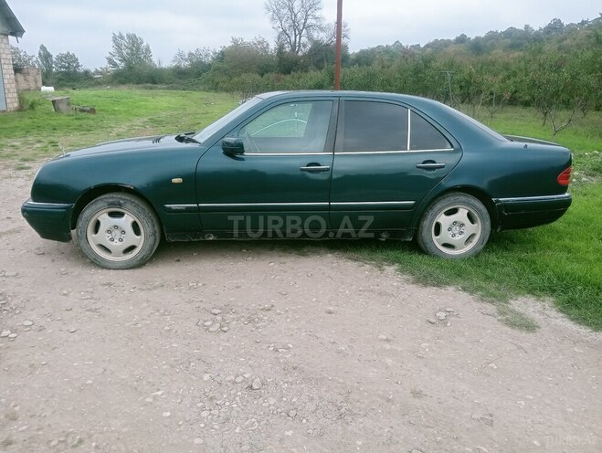 Mercedes E 230 1995, 700,000 km - 2.3 l - Qusar