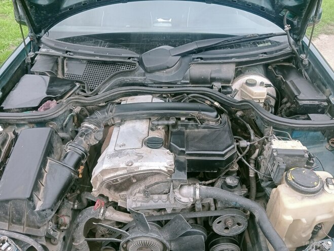 Mercedes E 230 1995, 700,000 km - 2.3 l - Qusar