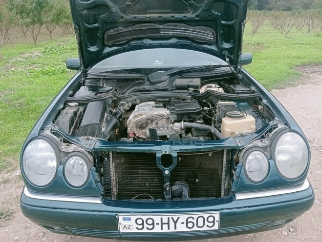 Mercedes E 230 1995, 700,000 km - 2.3 l - Qusar