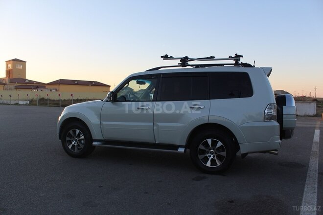 Mitsubishi Pajero 2009, 201,000 km - 3.5 l - Bakı