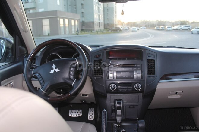 Mitsubishi Pajero 2009, 201,000 km - 3.5 l - Bakı