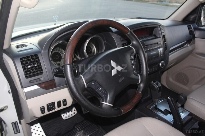 Mitsubishi Pajero 2009, 201,000 km - 3.5 l - Bakı