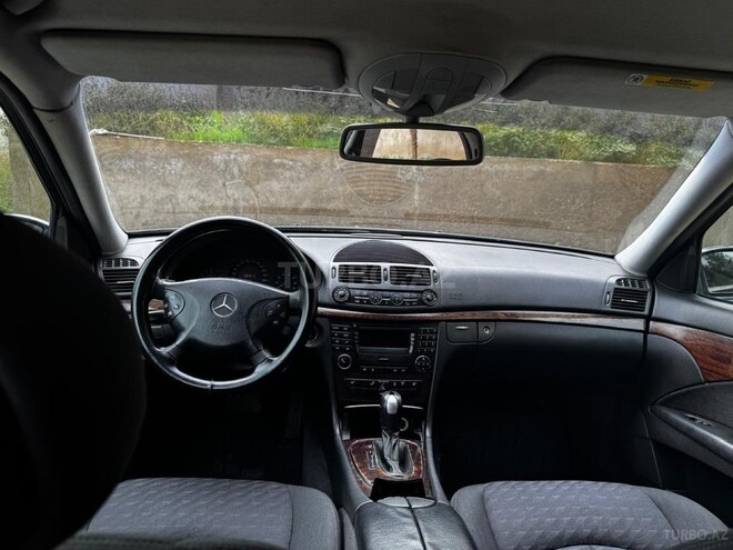 Mercedes E 240 2004, 330,000 km - 2.6 л - Bakı