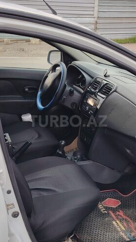 Renault Logan 2013, 400,000 km - 1.6 l - 