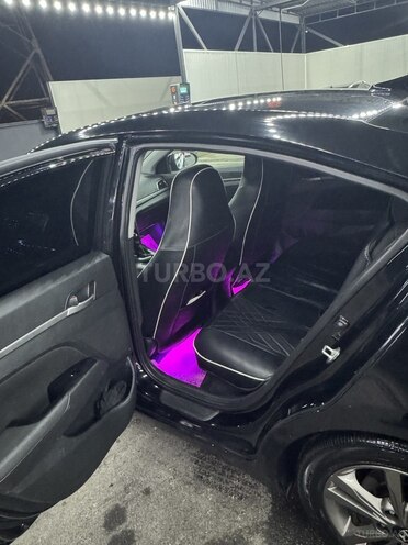 Hyundai Elantra 2018, 226,918 km - 2.0 l - Bakı