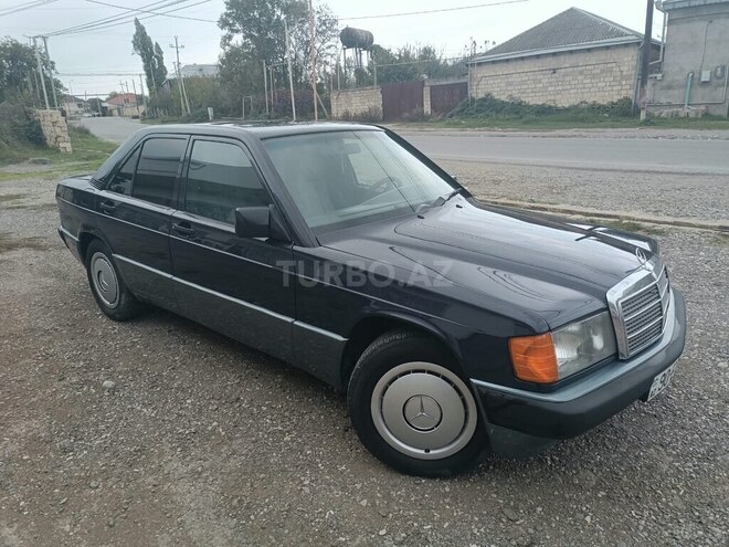 Mercedes 190 1991, 140,000 km - 1.8 l - Quba