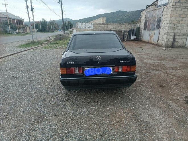 Mercedes 190 1991, 140,000 km - 1.8 l - Quba