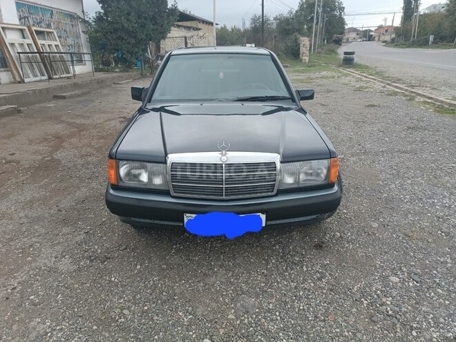 Mercedes 190 1991, 140,000 km - 1.8 l - Quba