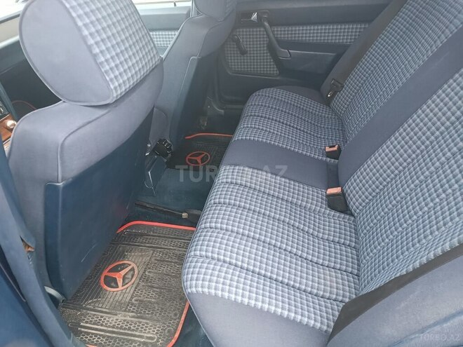 Mercedes 190 1991, 140,000 km - 1.8 l - Quba