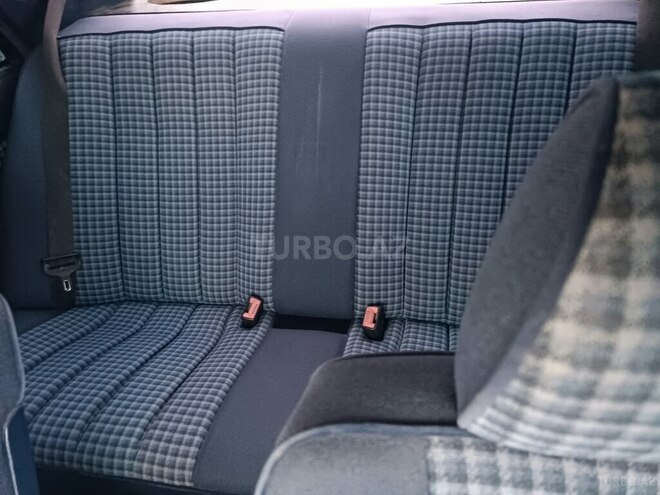 Mercedes 190 1991, 140,000 km - 1.8 l - Quba
