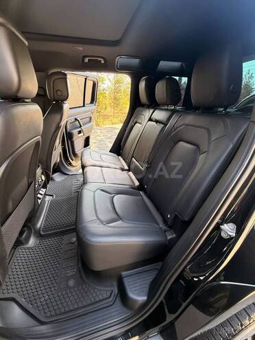 Land Rover Defender 2022, 72,380 km - 3.0 l - Bakı