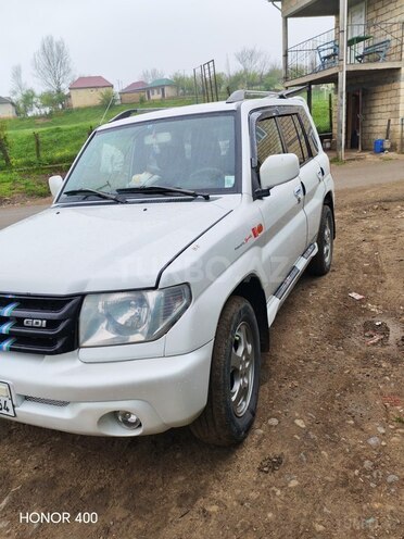 Mitsubishi Pajero io 2000, 250,000 km - 2.0 l - Yardımlı