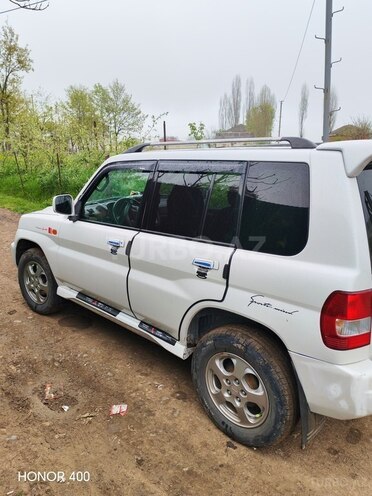 Mitsubishi Pajero io 2000, 250,000 km - 2.0 l - Yardımlı
