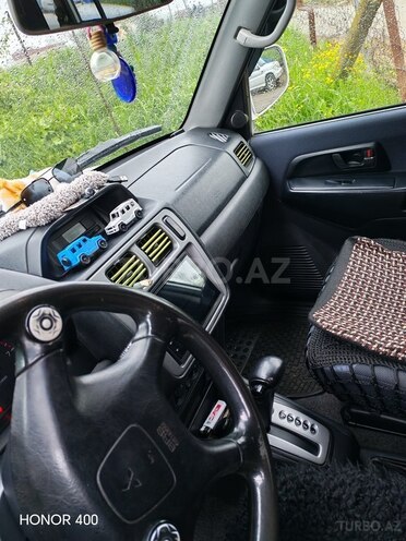Mitsubishi Pajero io 2000, 250,000 km - 2.0 l - Yardımlı