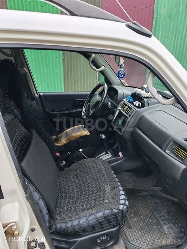 Mitsubishi Pajero io 2000, 250,000 km - 2.0 l - Yardımlı
