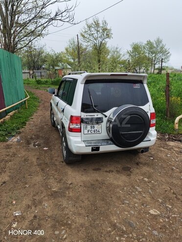 Mitsubishi Pajero io 2000, 250,000 km - 2.0 l - Yardımlı