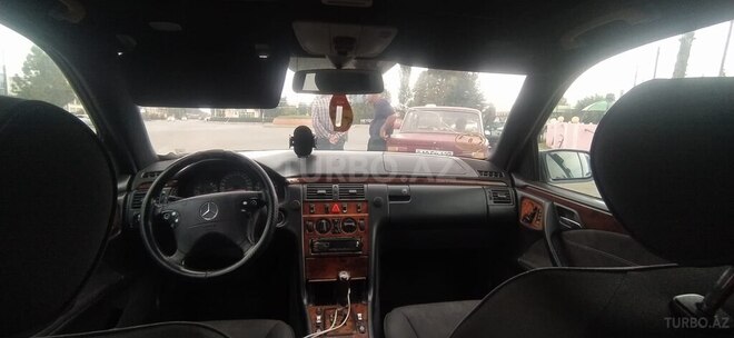 Mercedes E 220 2000, 569,850 km - 2.2 l - Masallı