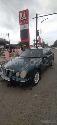 Mercedes E 220 2000, 569,850 km - 2.2 l - Masallı