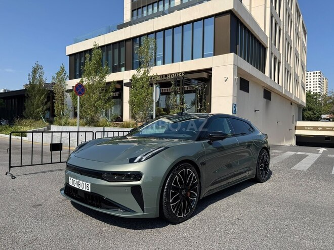 ZEEKR 001