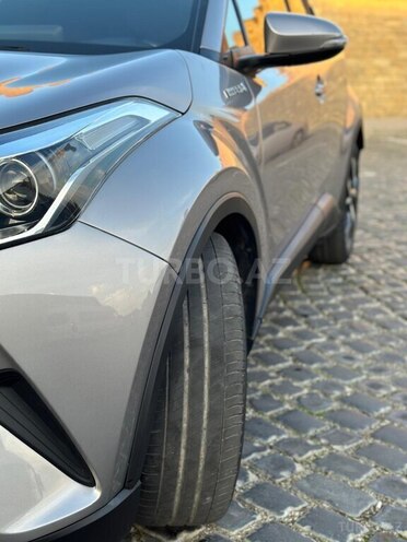 Toyota C-HR 2019, 55,000 km - 1.8 l - Bakı