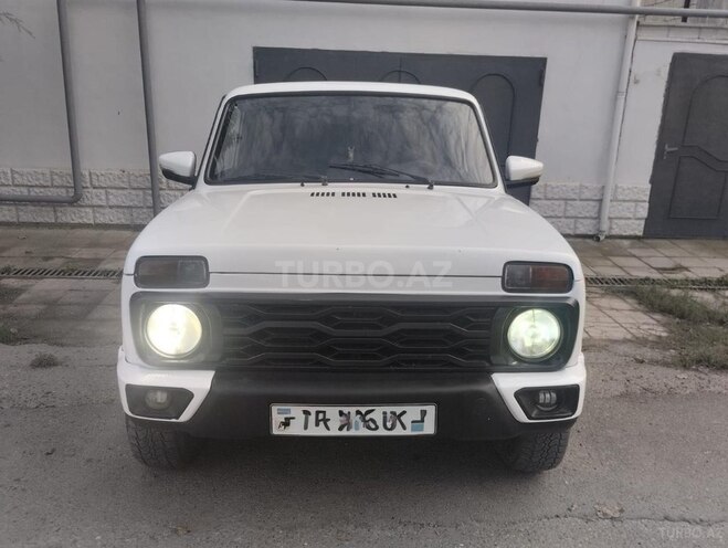 LADA (VAZ) Niva 2015, 269,436 km - 1.7 l - Salyan