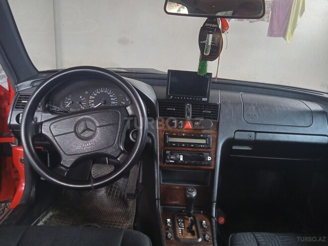 Mercedes E 240 1998, 123,450 km - 2.4 л - Salyan
