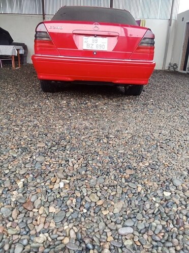 Mercedes E 240 1998, 123,450 km - 2.4 л - Salyan