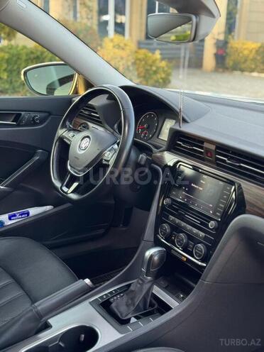 Volkswagen Passat (North America) 2020, 243,011 km - 2.0 l - Bakı