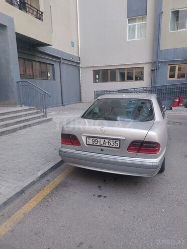 Mercedes E 220 2000, 405,659 km - 2.2 л - Bakı