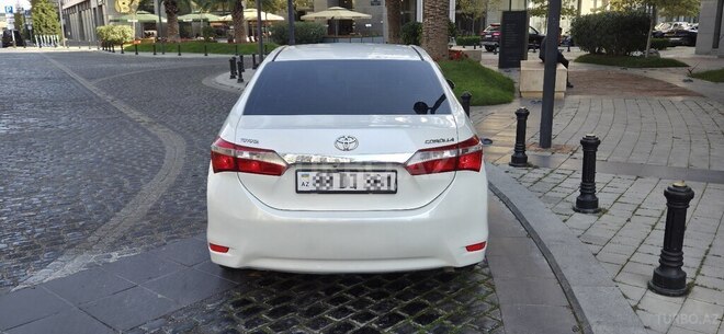 Toyota Corolla 2014, 193,452 km - 1.6 l - Bakı