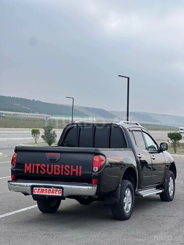 Mitsubishi L200 2013, 335,000 km - 2.5 l - Quba