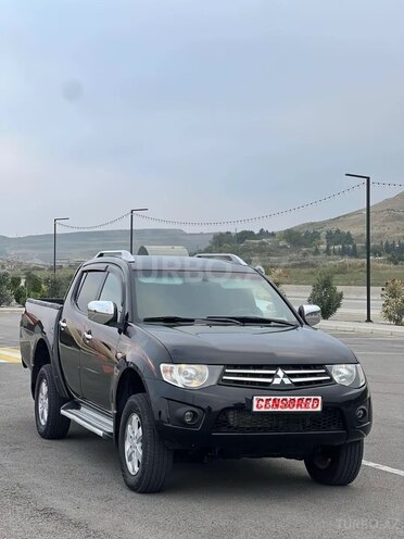 Mitsubishi L200 2013, 335,000 km - 2.5 l - Quba